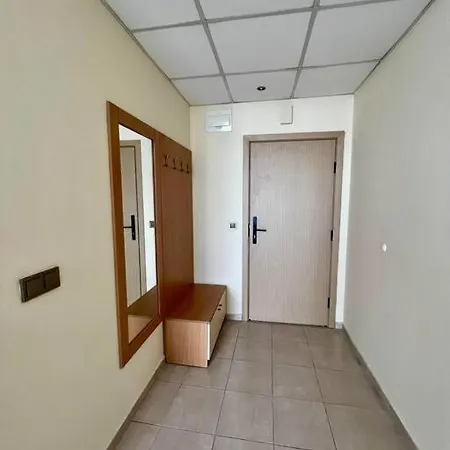 Suzi's Summer Slăntjev Brjag